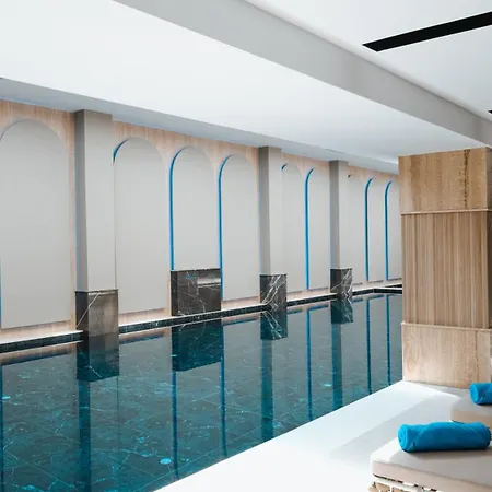 Grand Vm Conference & * Golem (Tirana)