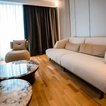 Grand Vm Conference & * Golem (Tirana)