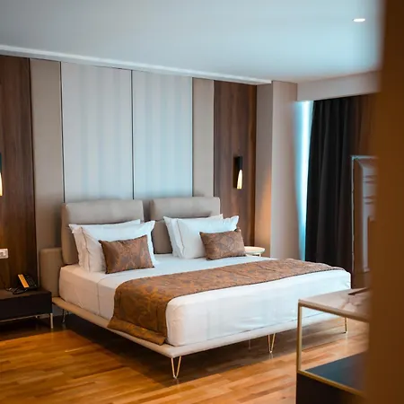 Grand Vm Conference & * Golem (Tirana)