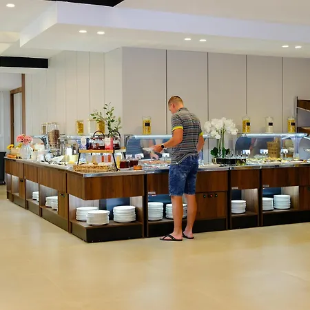 Grand Vm Conference & * Golem (Tirana)