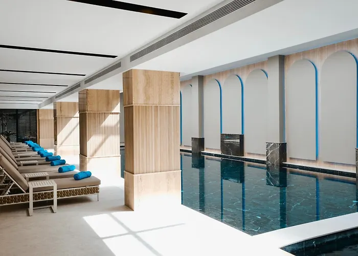 Grand Vm Conference & *