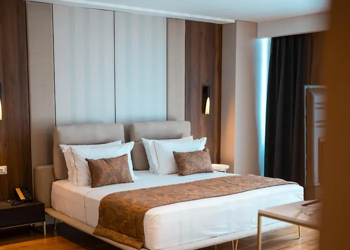 Grand Vm Conference & * Golem (Tirana)