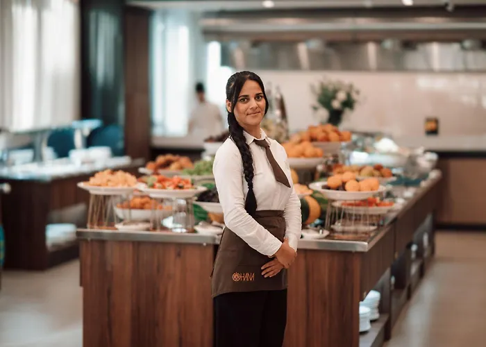 Grand Vm Conference & * Golem (Tirana)