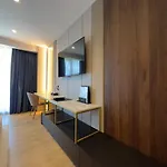 Grand Vm Conference & * Golem (Tirana)