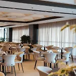 Grand Vm Conference & *