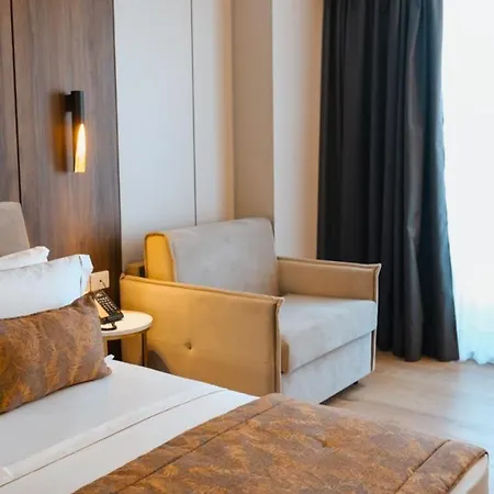 Grand Vm Conference & Rezort Golem (Tirana)