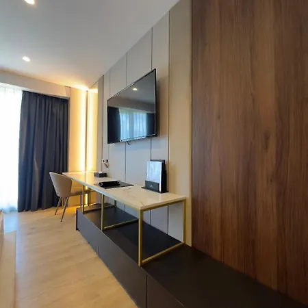 Grand Vm Conference & * Golem (Tirana)