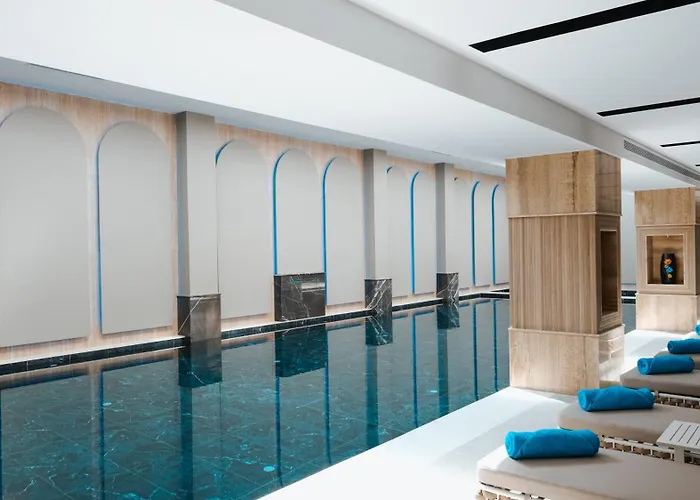 Grand Vm Conference & * Golem (Tirana)