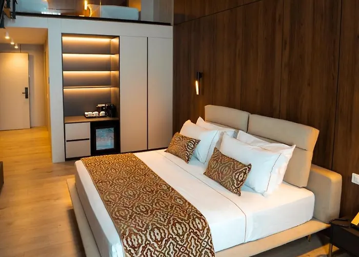 Grand Vm Conference & *